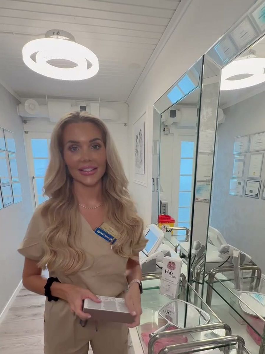 Emma på Face Glow Kalmar med en förpackning Profhilo
